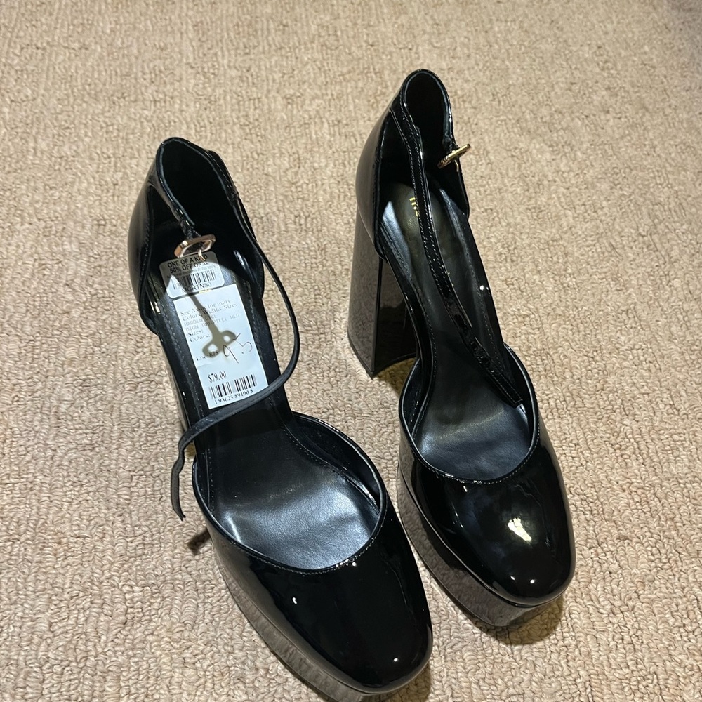 Black heels - Picture 2 of 4